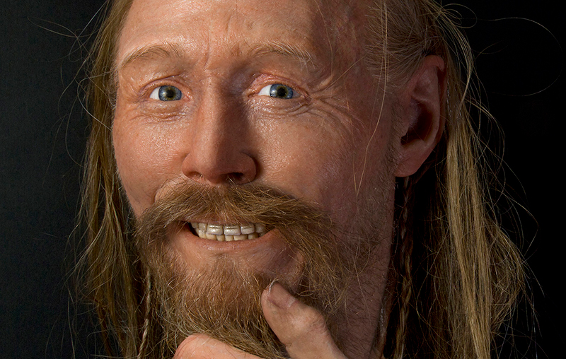 Vy från Öga mot Öga med en närbild av en vaxdocka med filade tänder.